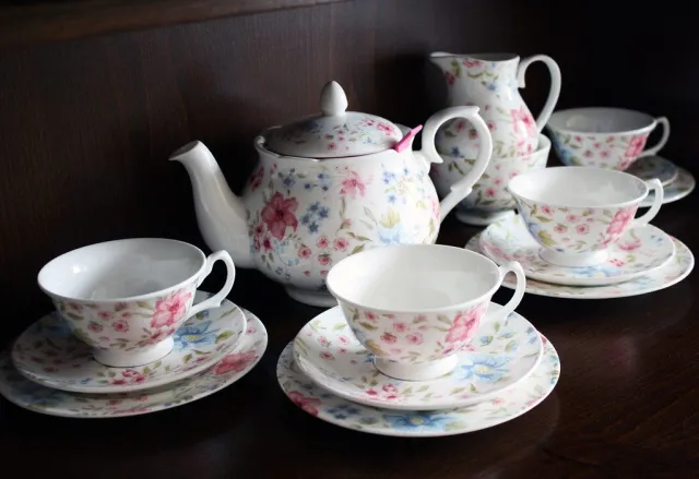 Zarin Iran Porcelain Tea & Coffee Set