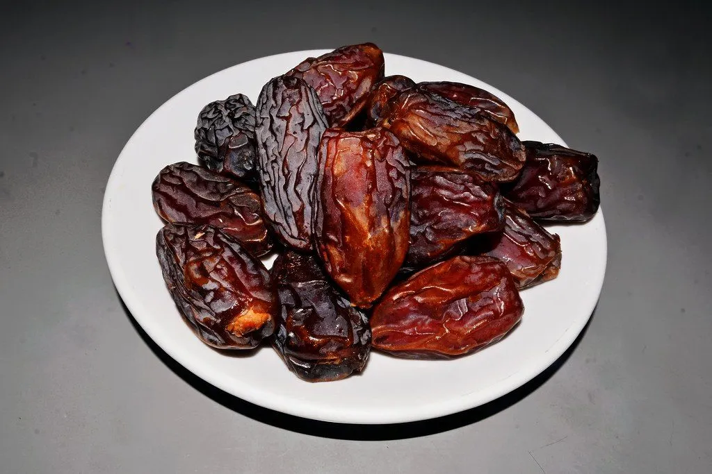 Piarom Dates