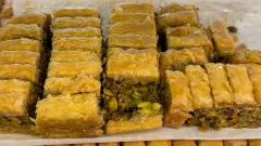 Haj Khalifeh Ali Rahbar Yazdi Baklava